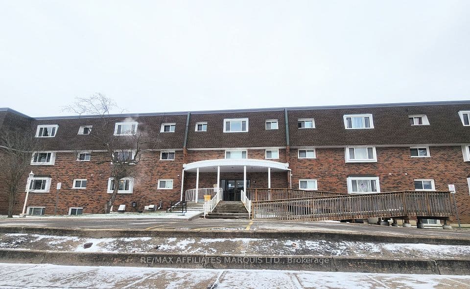 845 Kyle Court 409, Brockville, ON K6V 6K7 – main photo