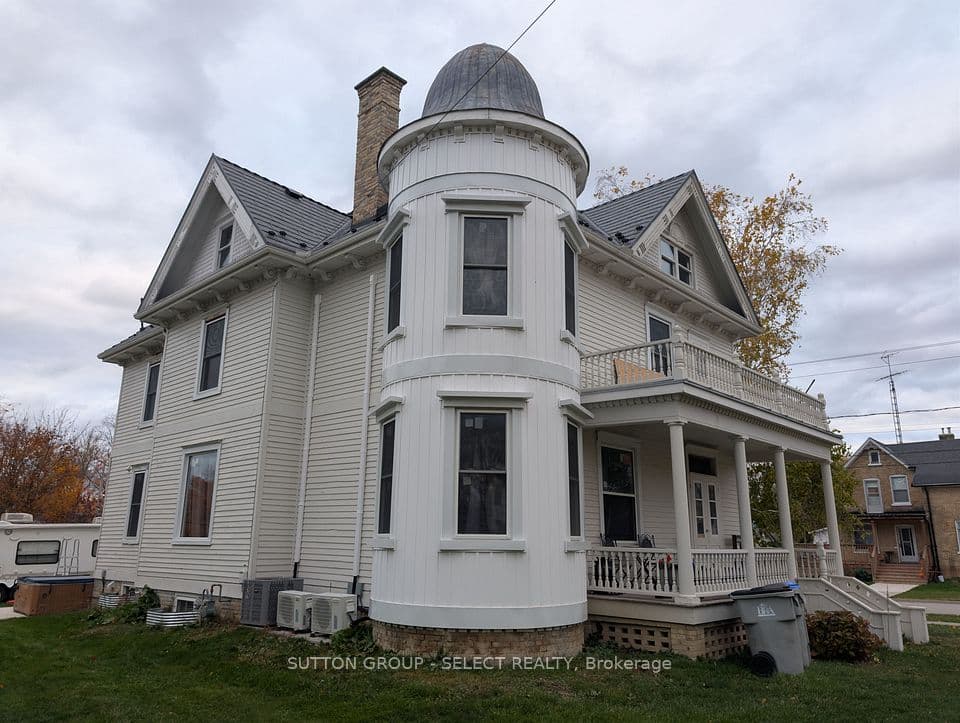 555 Erie Street, Warwick, ON N0M 2S0 – main photo