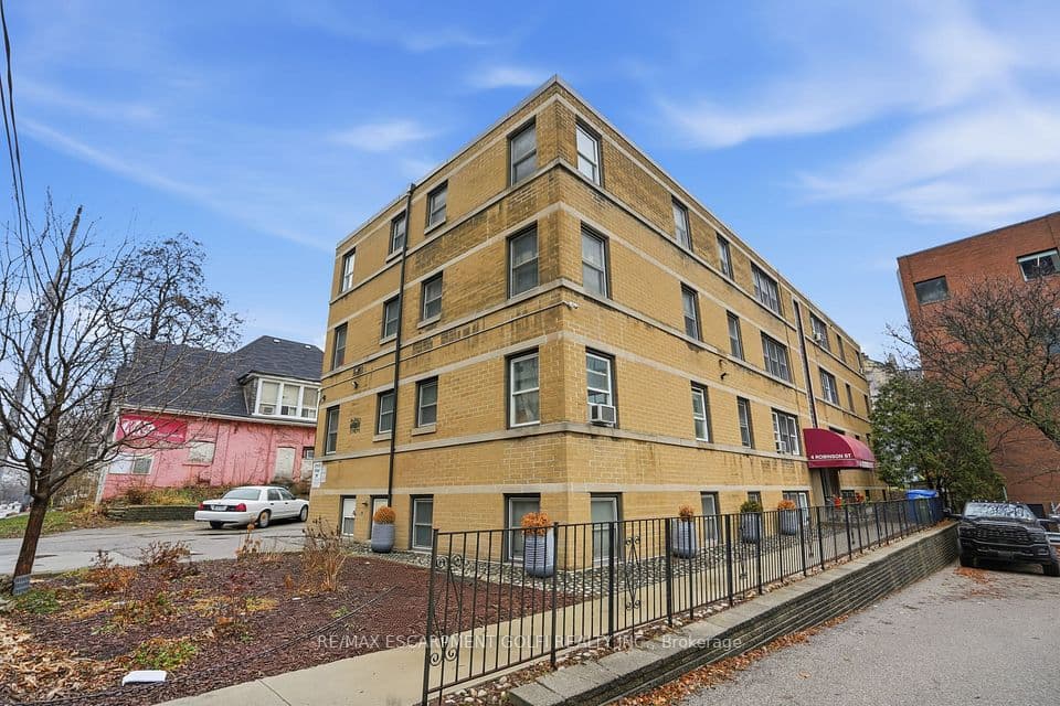 4 Robinson Street 9, Hamilton, ON L8P 1Y5 – main photo