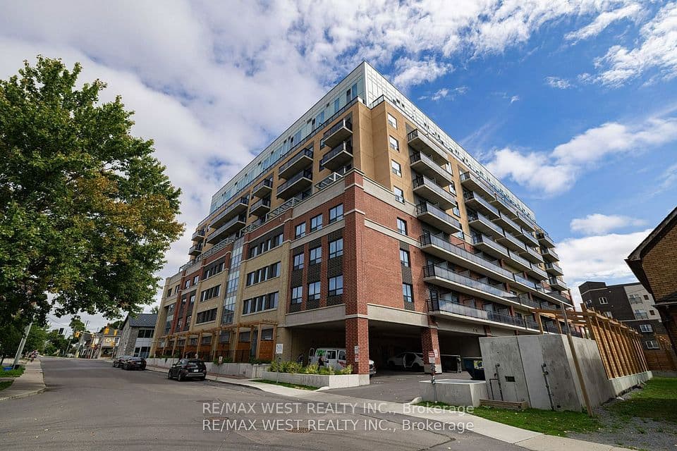 652 PRINCESS Street 440, Kingston, ON K7L 3Z9 – main photo