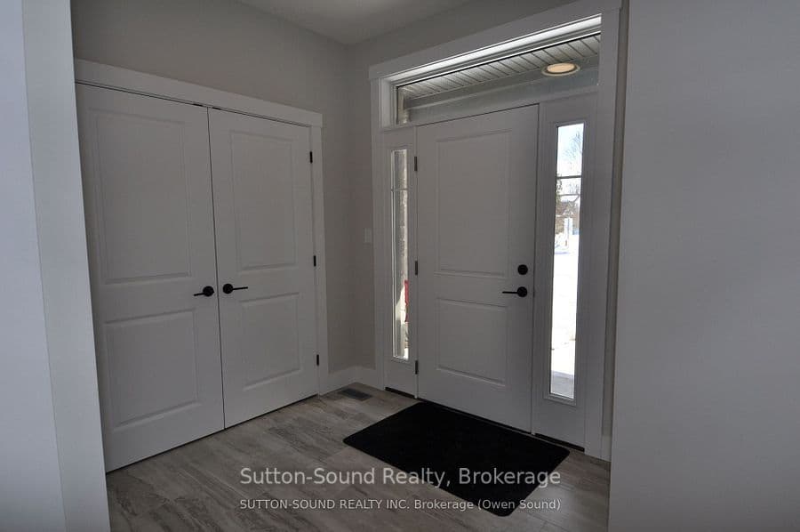 622 8th Street W, Owen Sound, ON N4K 5N3 – photo 2