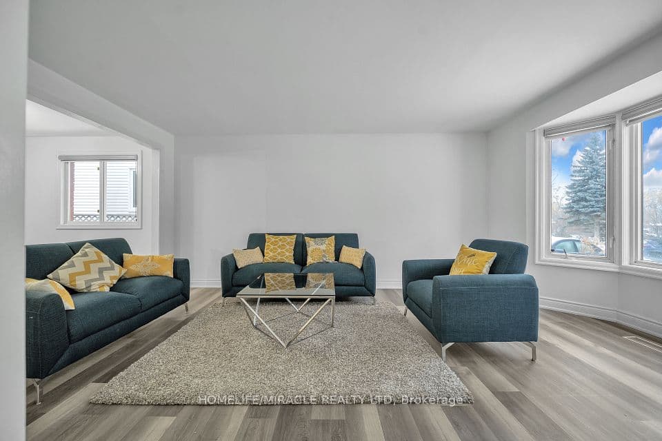 261 Country Hill Drive, Kitchener, ON N2E 2C1 – main photo