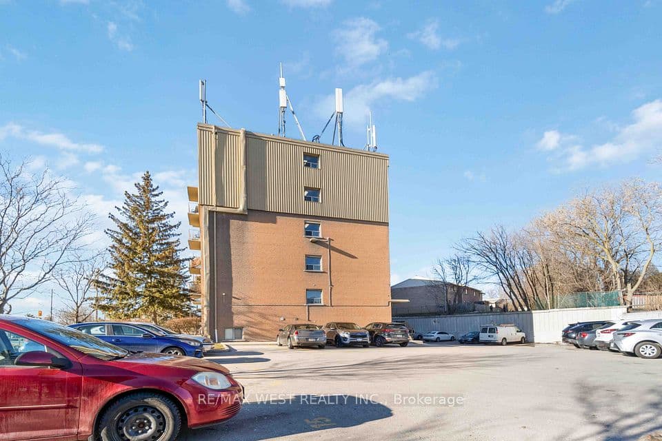 283 Fairway Road N 90, Kitchener, ON N2A 2P1 – photo 2