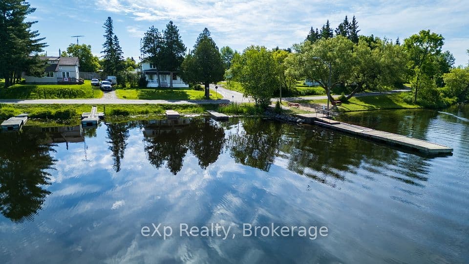 2 Henry Street, McKellar, ON P0G 1C0 – photo 3