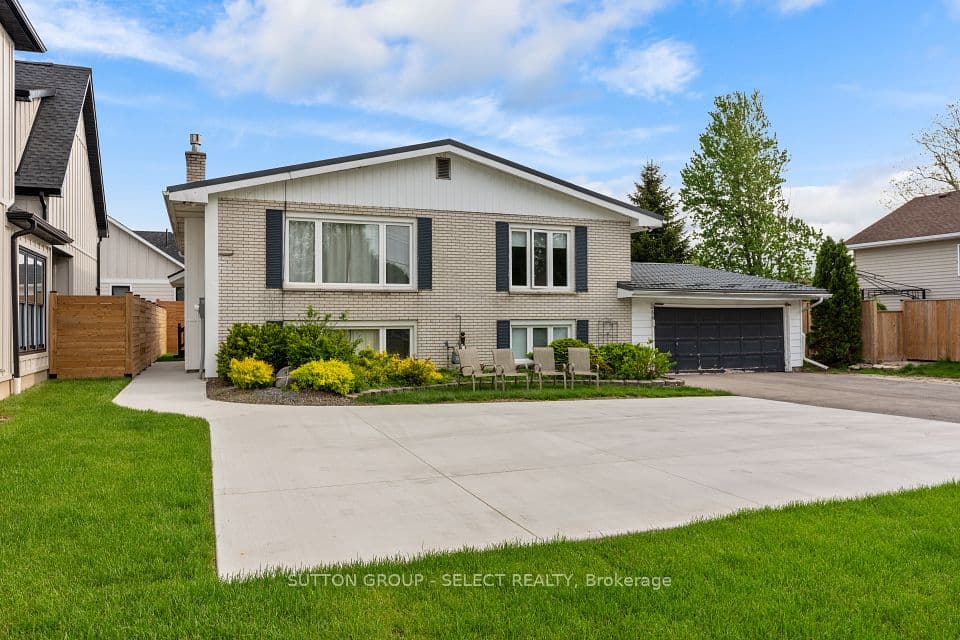 296 Huron Street W, South Huron, ON N0M 1S2 – main photo