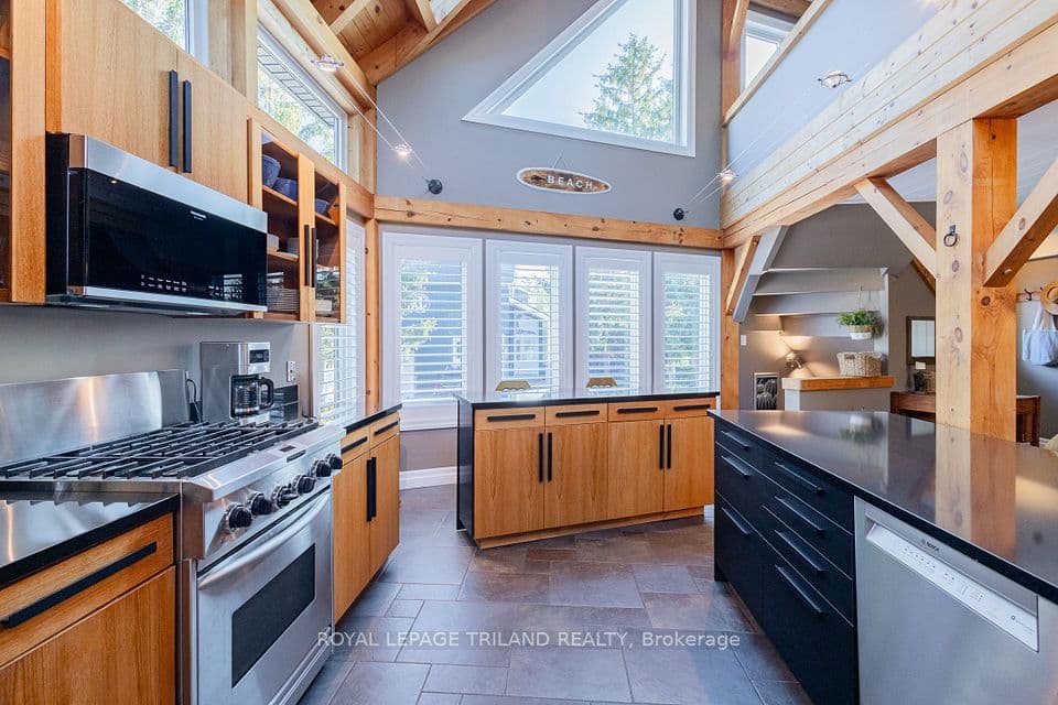 42 Lakeside Circle, Lambton Shores, ON N0M 1T0 – photo 2