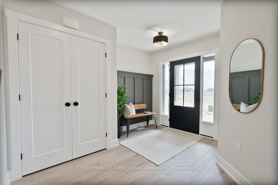 5 Doerr Court, North Middlesex, ON N0M 1A0 – photo 3