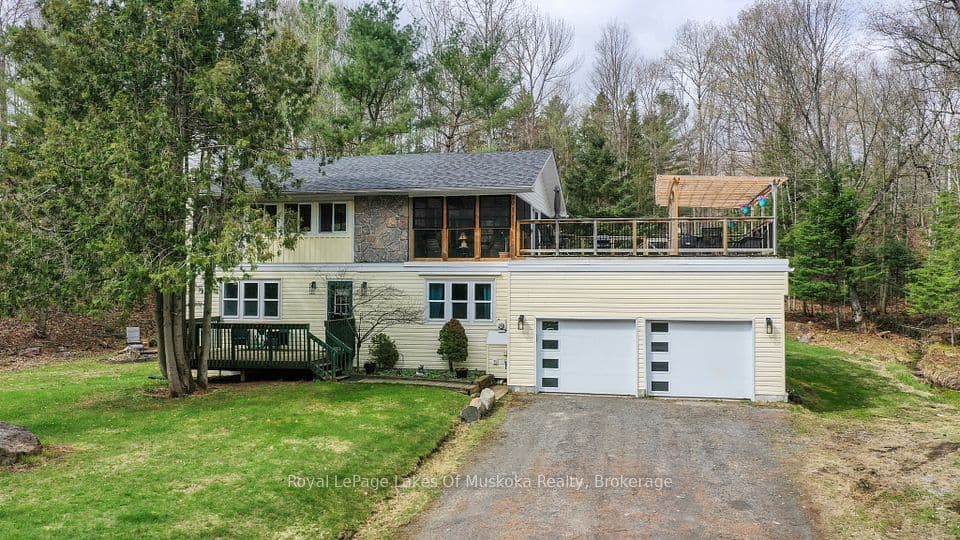 256 Woodland Drive, Huntsville, ON P1H 1A6 – main photo