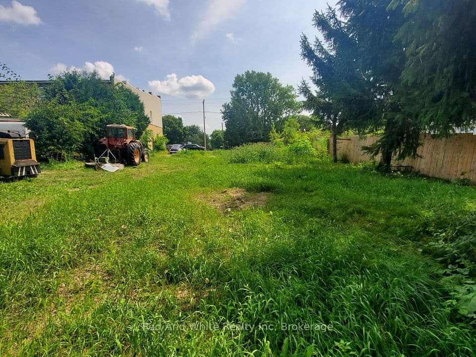 527 Florence Road, Dawn-Euphemia, ON N0P 1R0 – main photo