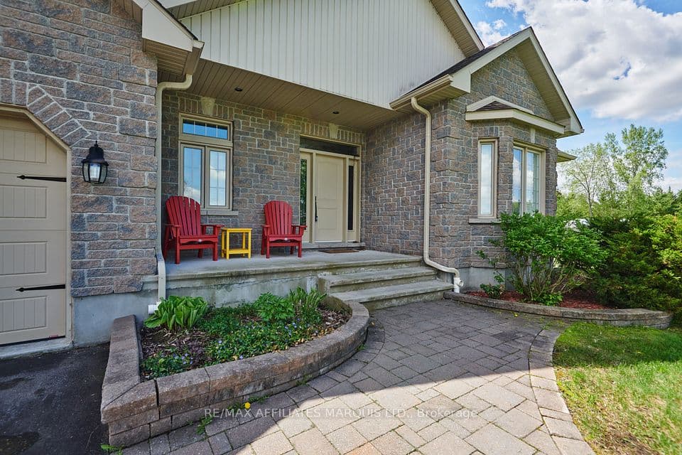6574 Adrian Court, South Glengarry, ON K6H 7J1 – photo 2