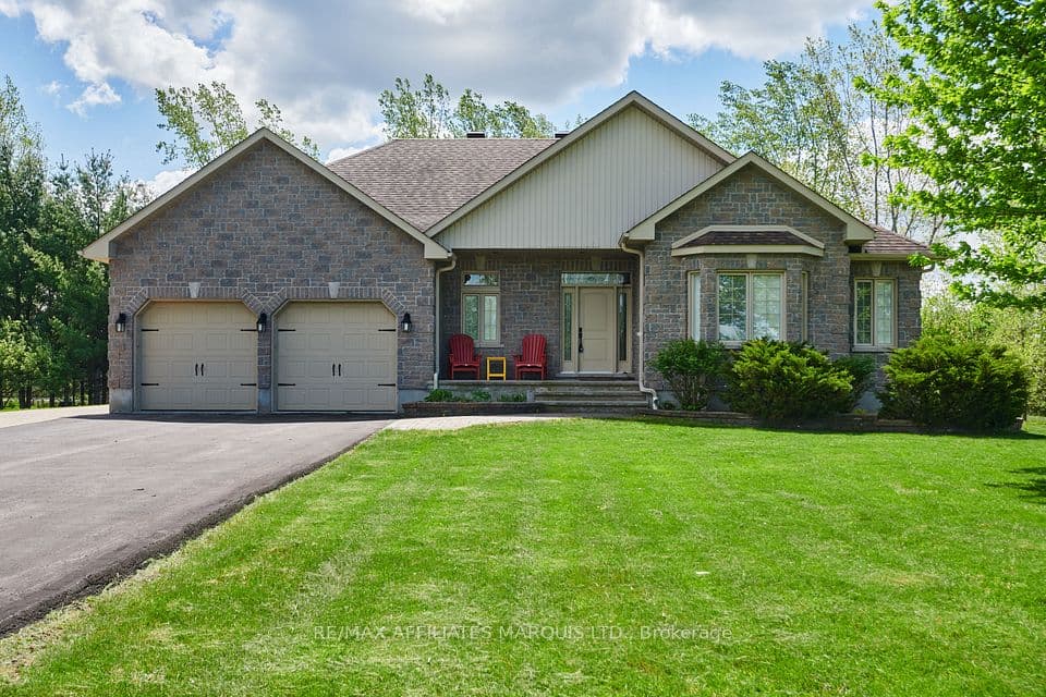 6574 Adrian Court, South Glengarry, ON K6H 7J1 – main photo