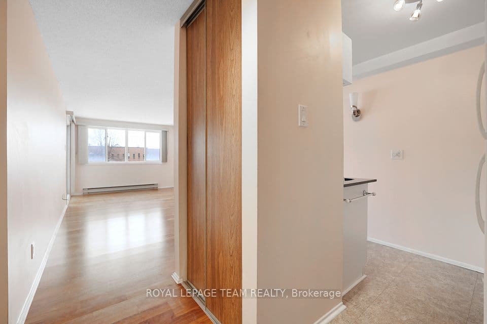6532 Bilberry Drive 205, Orleans - Convent Glen and Area, ON K1C 4N9 – photo 3