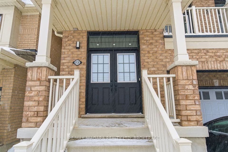 8139 Buckeye Crescent, Niagara Falls, ON L2H 2Y6 – photo 2