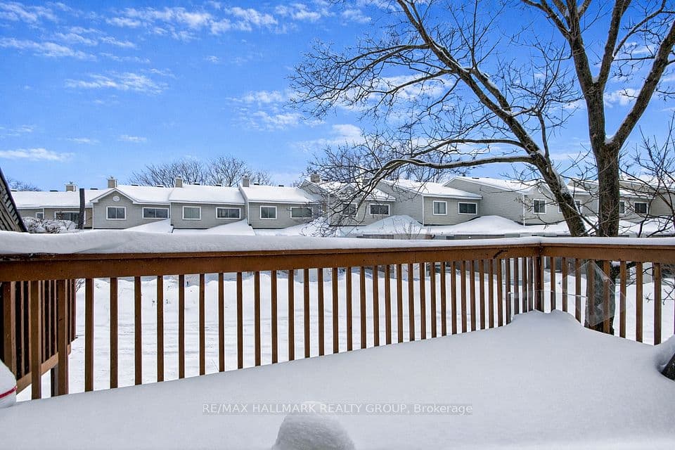 86 Esterlawn Private 7, McKellar Heights - Glabar Park and Area, ON K2A 4C1 – photo 3