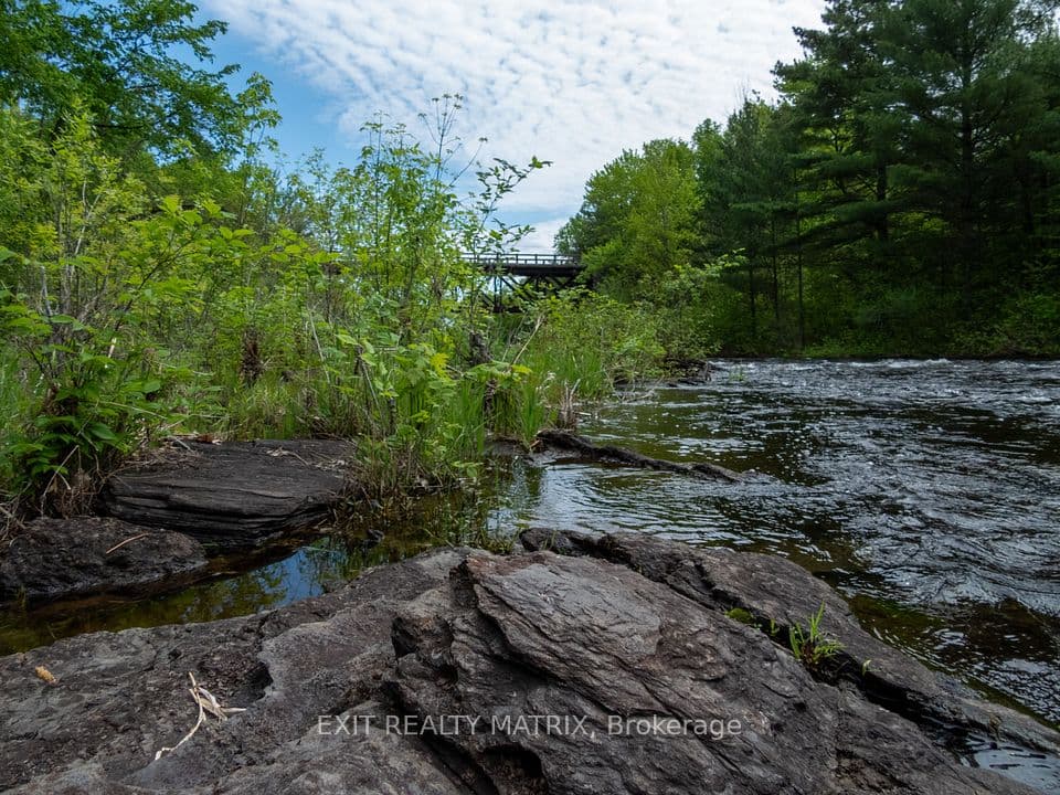 12654 Lanark Road, Greater Madawaska, ON K0J 1H0 – main photo