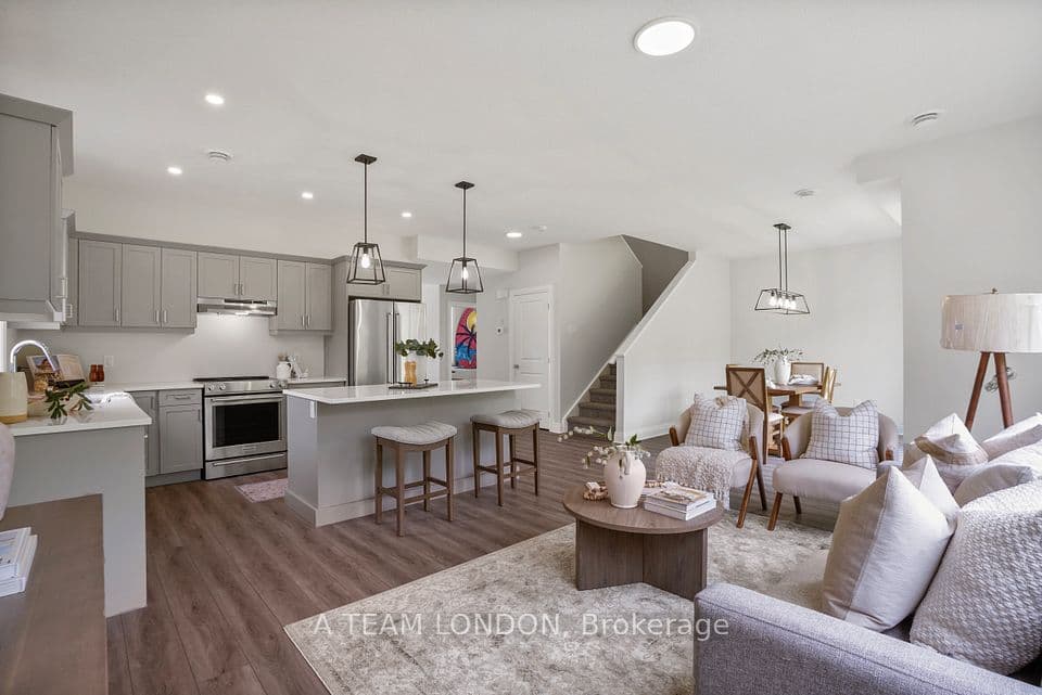 93 The Promenade, Central Elgin, ON N5L 1C5 – photo 2