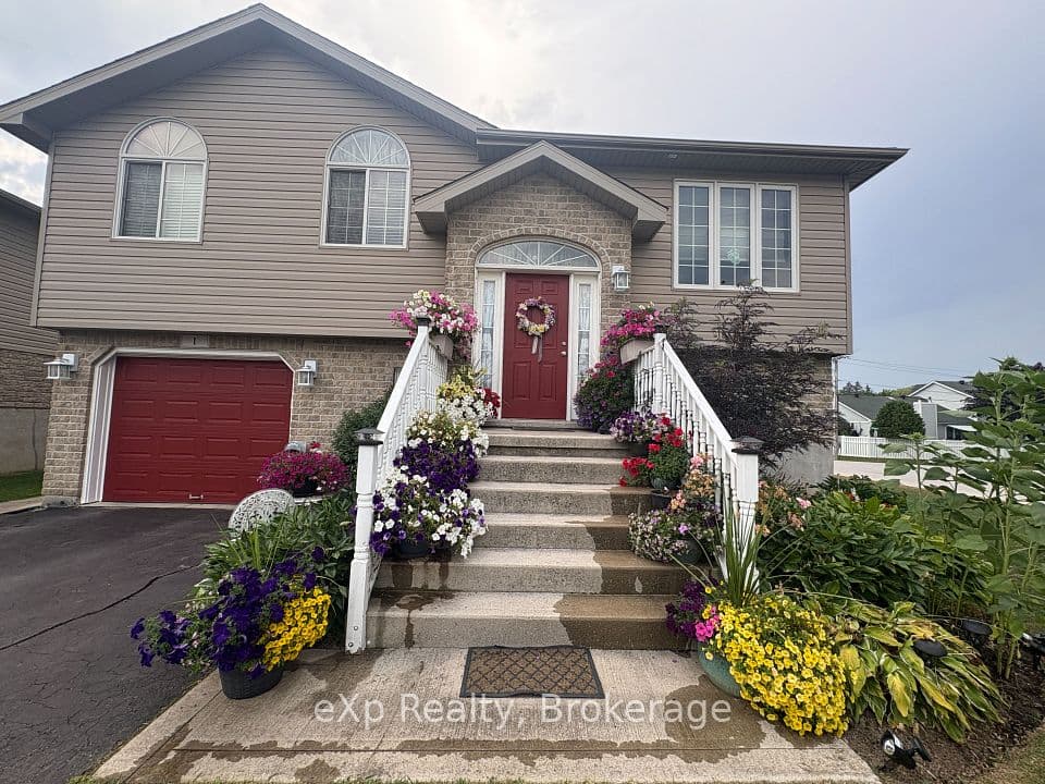 1 St. Andrews Drive, Meaford, ON N4L 0A2 – main photo