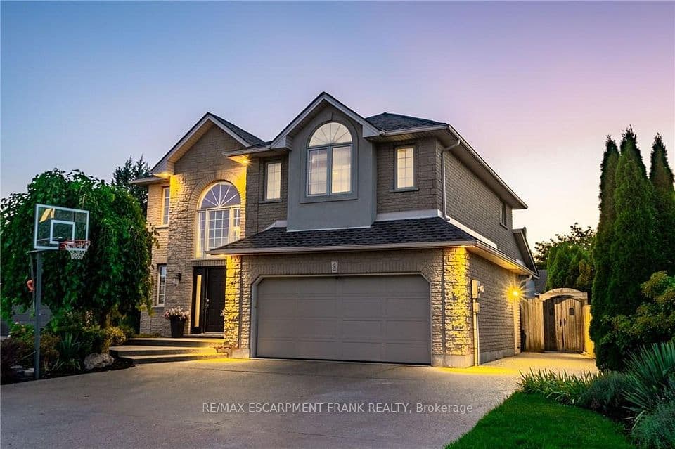 18 Konstantine Court, Hamilton, ON L9B 2T3 – photo 3