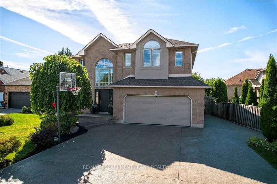 18 Konstantine Court, Hamilton, ON L9B 2T3 – photo 2