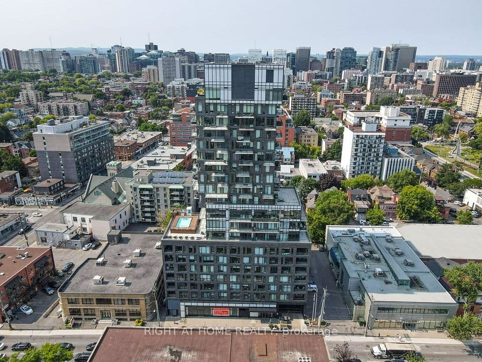203 Catherine Street 2002, Ottawa Centre, ON K2P 1J5 – main photo