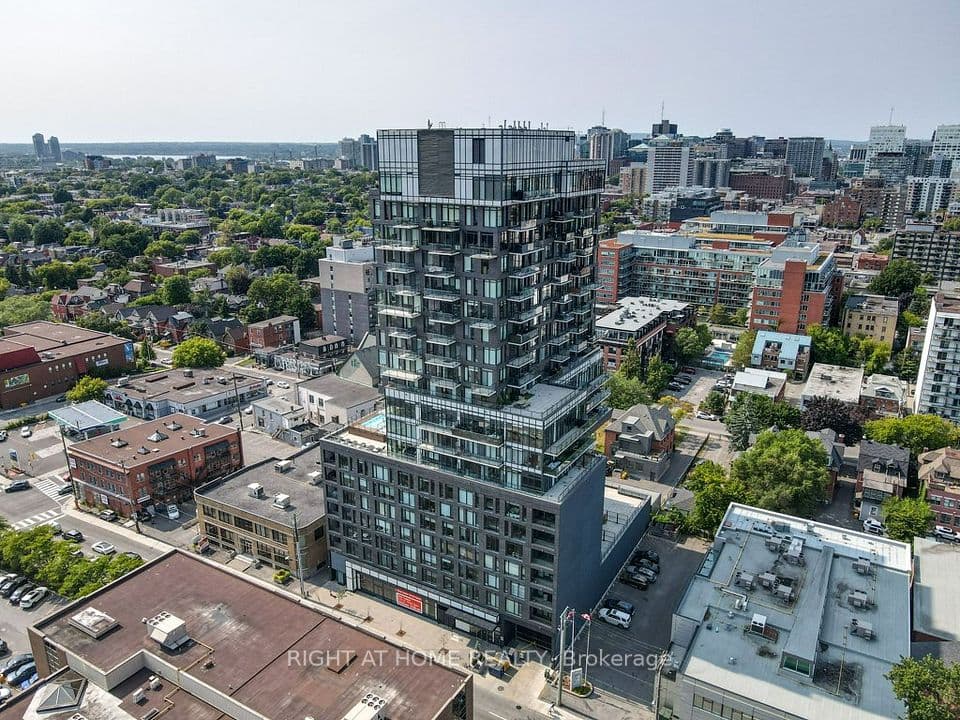 203 Catherine Street 2002, Ottawa Centre, ON K2P 1J5 – photo 2