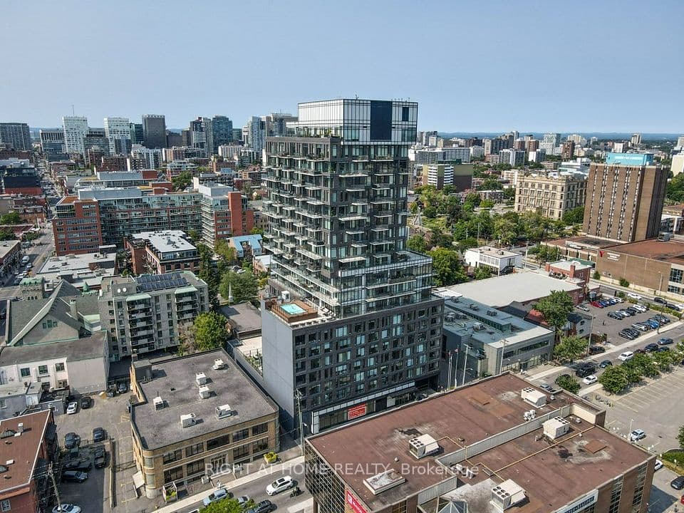 203 Catherine Street 2002, Ottawa Centre, ON K2P 1J5 – photo 3