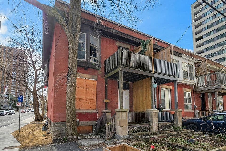 216 Bay Street, Ottawa Centre, ON K1R 5Y9 – main photo