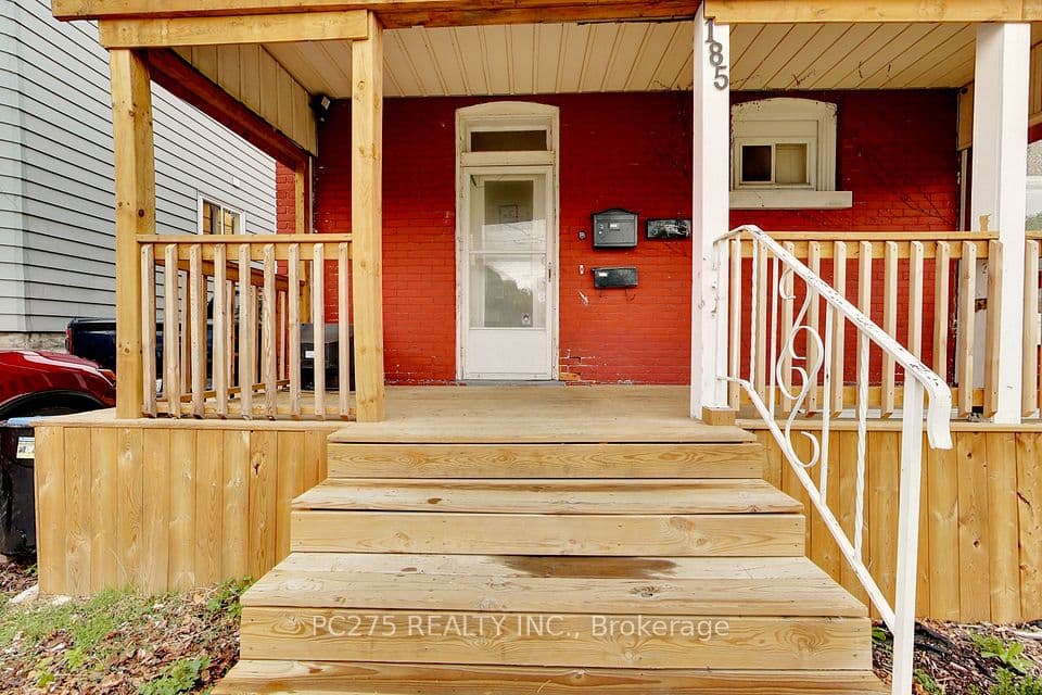 185 Brock Street N, Sarnia, ON N7T 5Z4 – photo 2