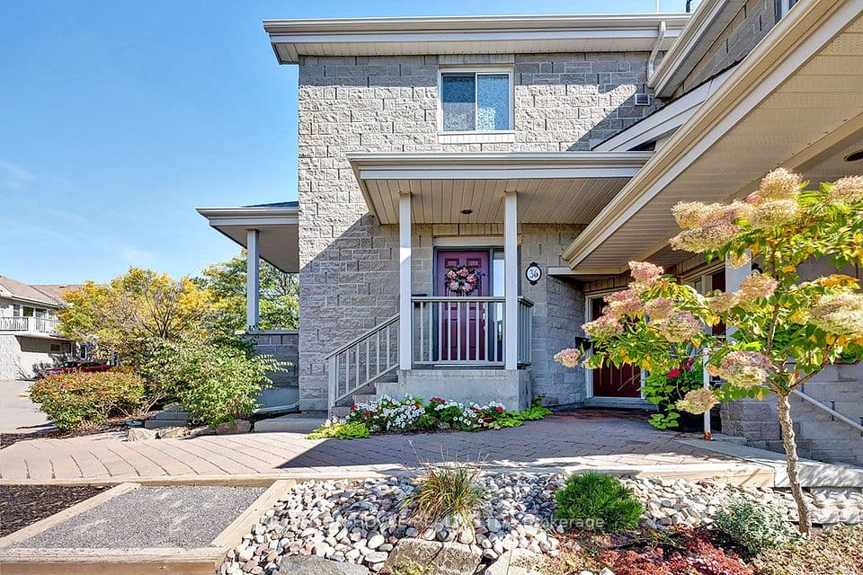 36 Robson Court, Kanata, ON K2K 2W1 – main photo