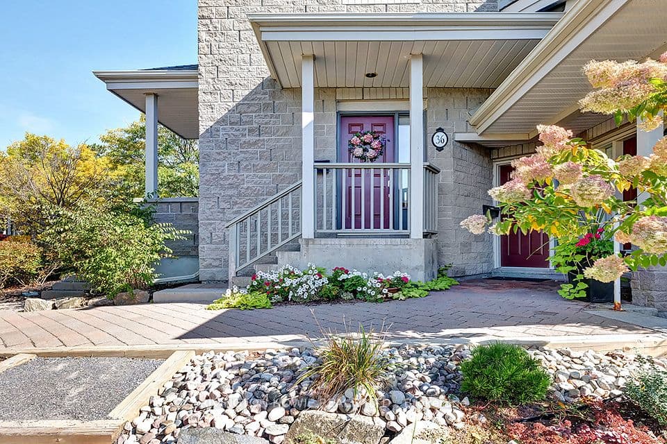 36 Robson Court, Kanata, ON K2K 2W1 – photo 2