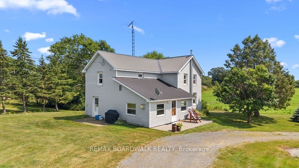 202 Marble Rock Road, Front of Leeds & Seeleys Bay, ON K7G 2V4 – main photo