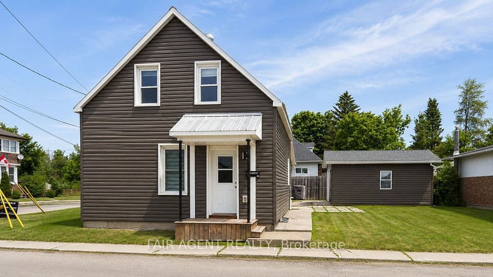 81 BANK Street S, Renfrew, ON K7V 2E7 – main photo