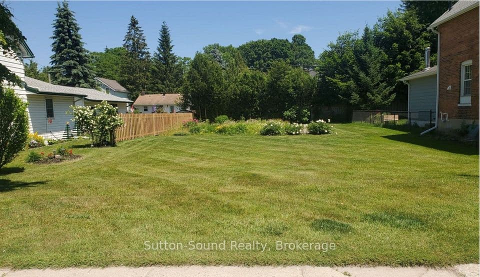 863 5th Avenue W, Owen Sound, ON N4K 5A5 – main photo