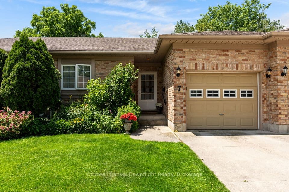 7 Brookside Place, South Huron, ON N0M 1S2 – main photo