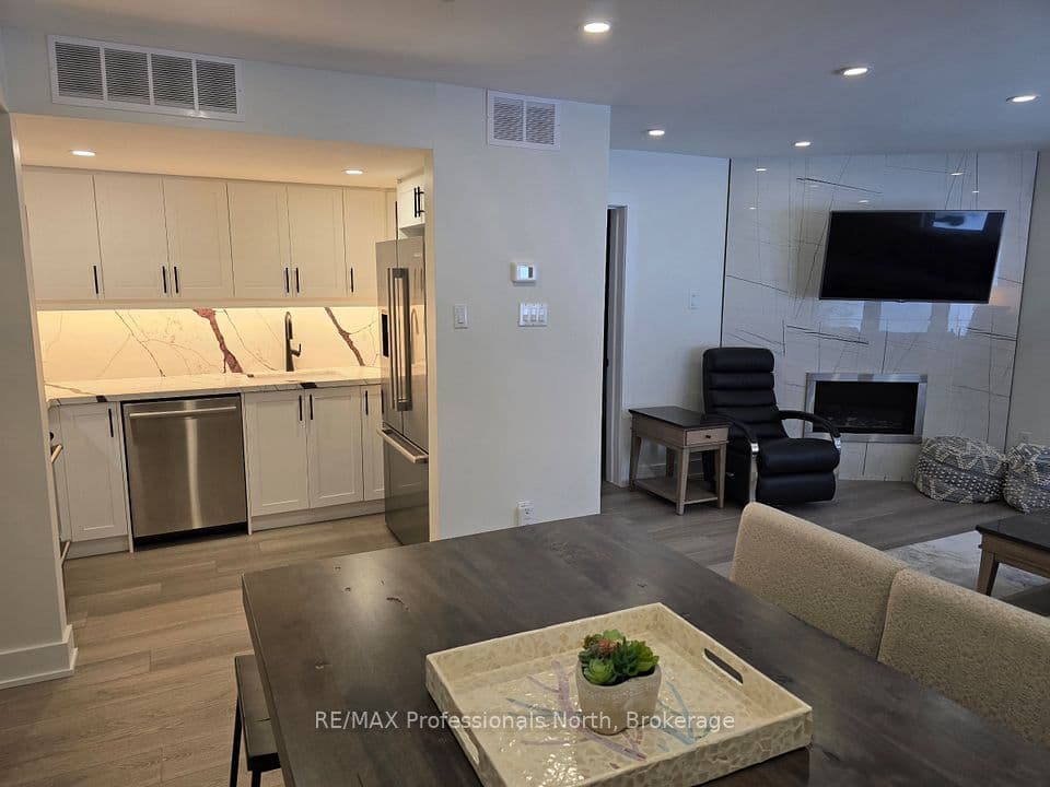32 Deerhurst Greens Drive 105, Huntsville, ON P1H 2E8 – photo 3