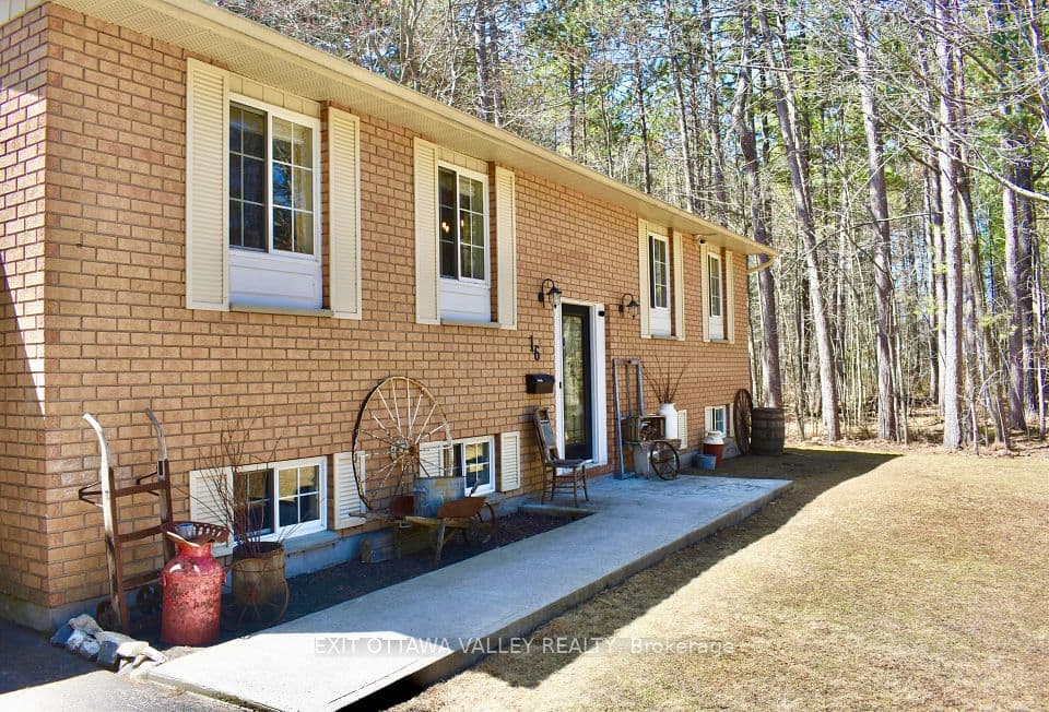 16 Heritage Drive, Petawawa, ON K8H 3J3 – photo 3