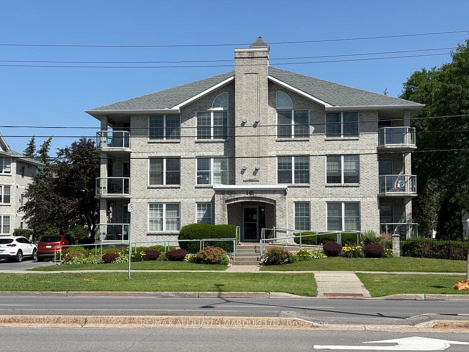 301 Water Street W 301, Cornwall, ON K6J 1A5 – main photo