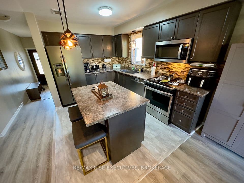 1651 Crimson Crescent, Kingston, ON K7P 0J3 – photo 3