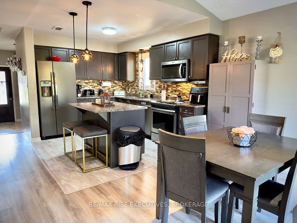 1651 Crimson Crescent, Kingston, ON K7P 0J3 – photo 2