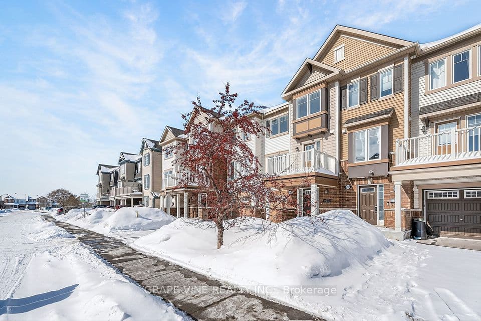 330 Sweet Grass Circle, Barrhaven, ON K2J 5W9 – photo 3