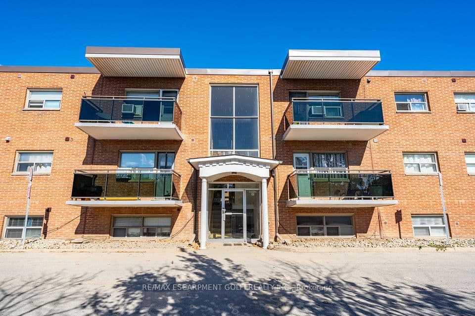 264 Oakdale Avenue 102, St. Catharines, ON L2P 2K4 – main photo