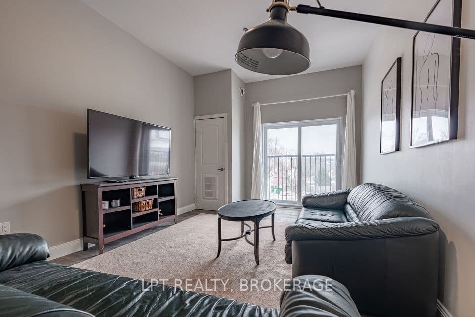 630 Princess Street 303, Kingston, ON K7L 1E3 – photo 3