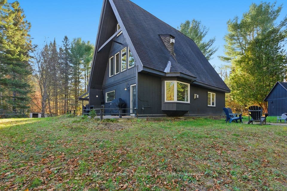 39 Groeger Road, Huntsville, ON P1H 2J4 – main photo