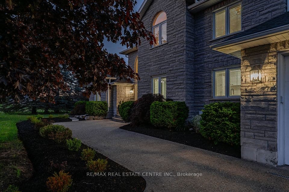 1 Brown Avenue, Cambridge, ON N1R 5S3 – photo 2