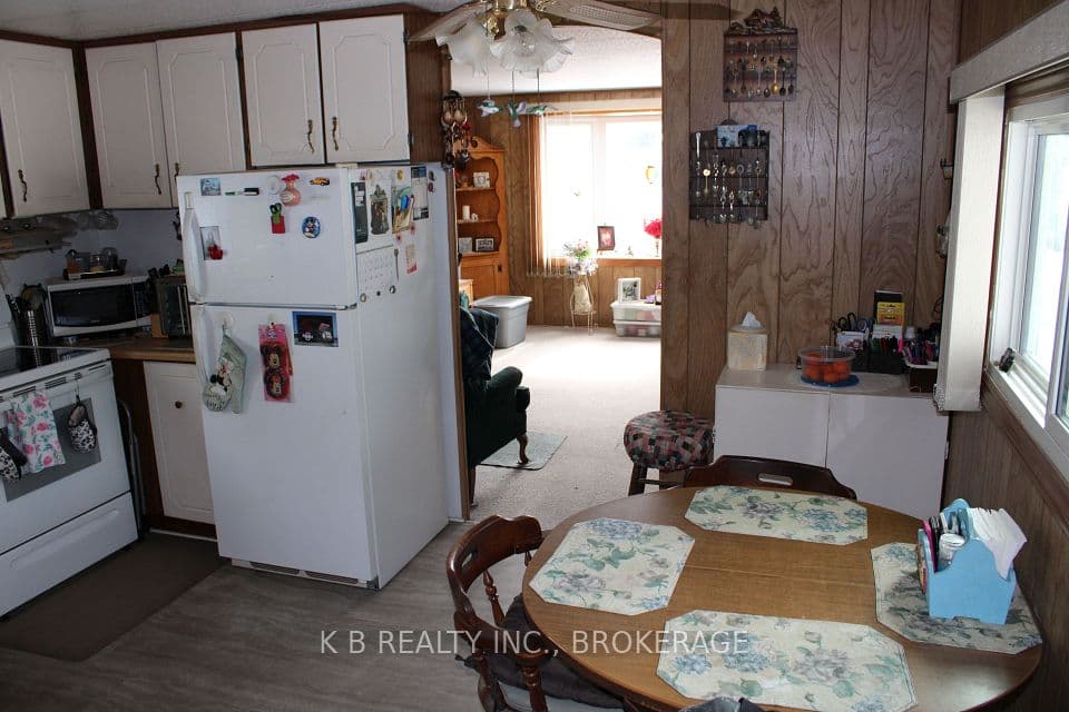 6 Cedar Street W, Greater Napanee, ON K7R 3L1 – photo 3