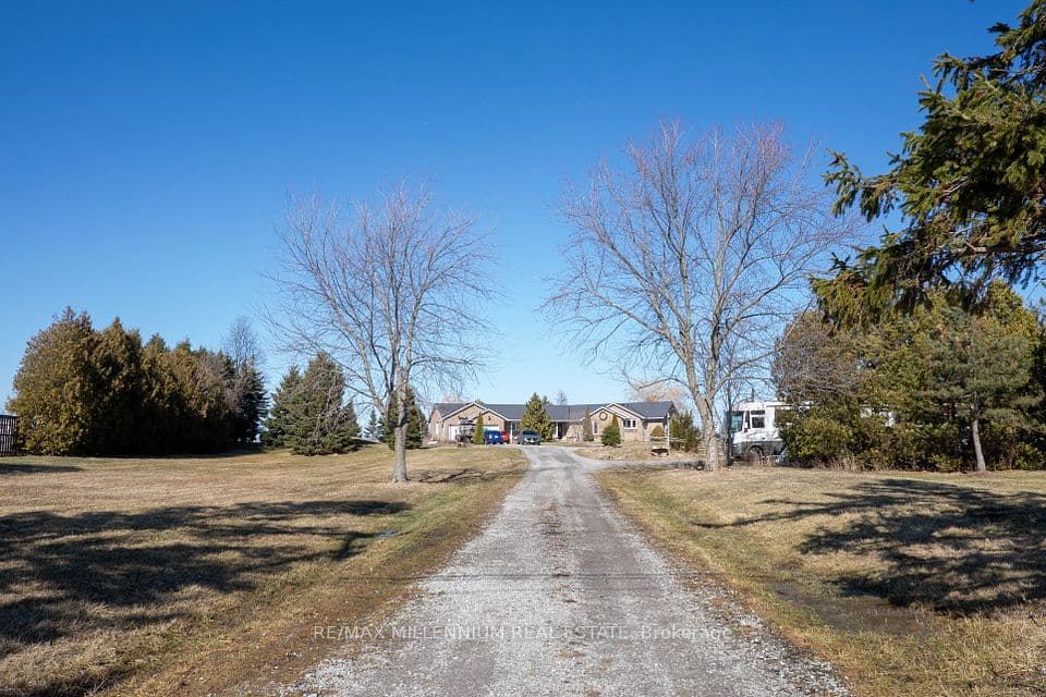 1113 Ridge Road, Hamilton, ON L8J 2X5 – main photo
