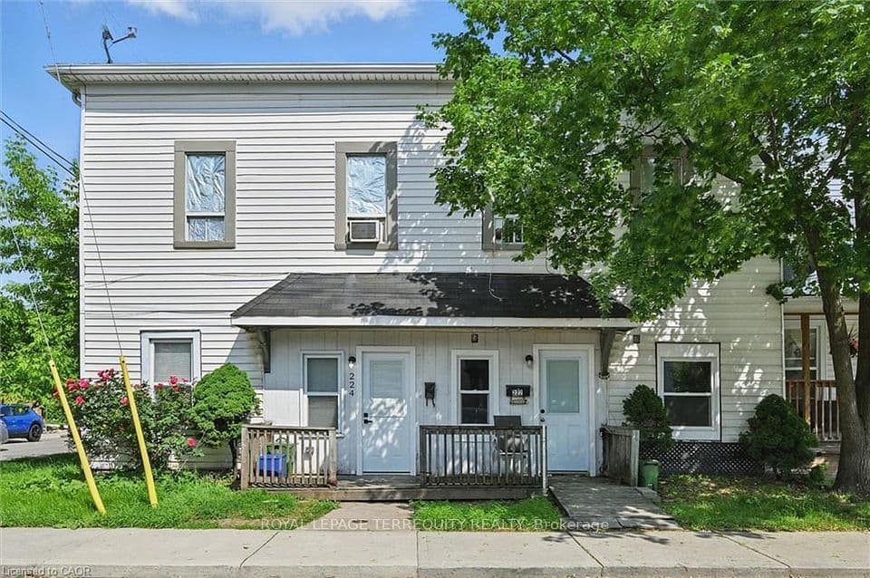 224 Rosslyn Avenue N, Hamilton, ON L8L 7P7 – main photo