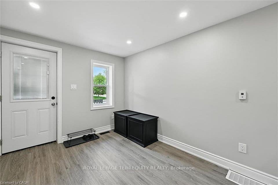 224 Rosslyn Avenue N, Hamilton, ON L8L 7P7 – photo 3