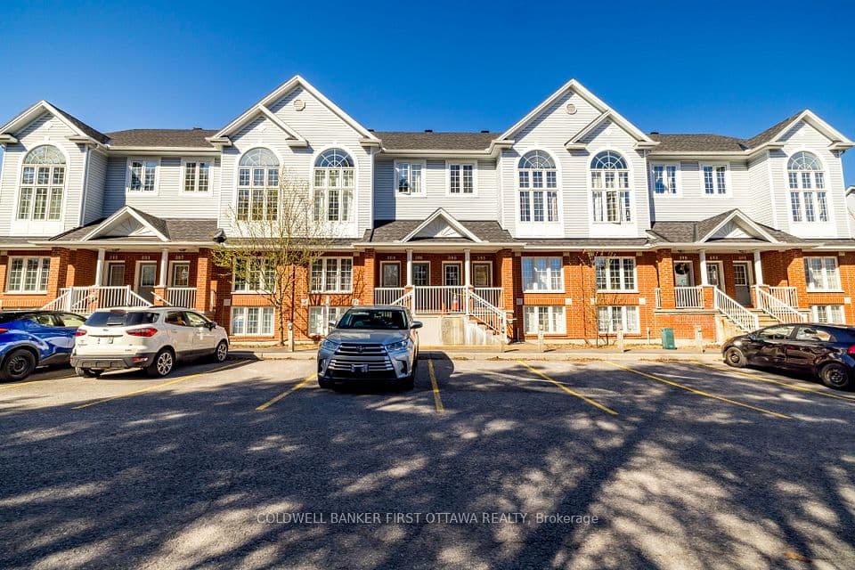 389 Wiffen Private, Bells Corners and South to Fallowfield, ON K2H 1G4 – main photo