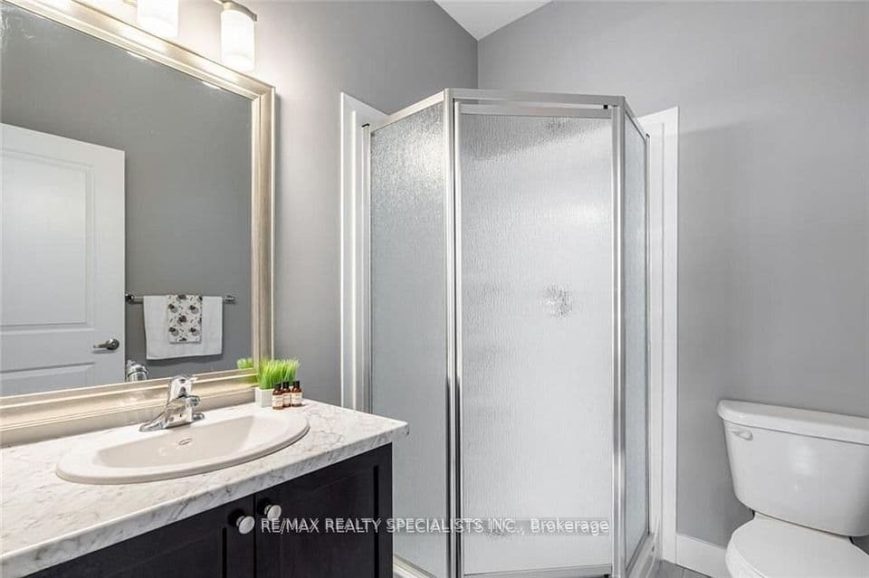 1960 Dalmagarry Road 178, London North, ON M5V 3V6 – photo 3